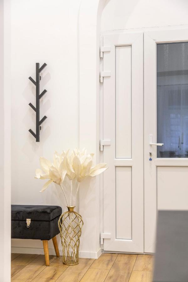 Stylish Luxury Apartment By Anna Budapeste Exterior foto